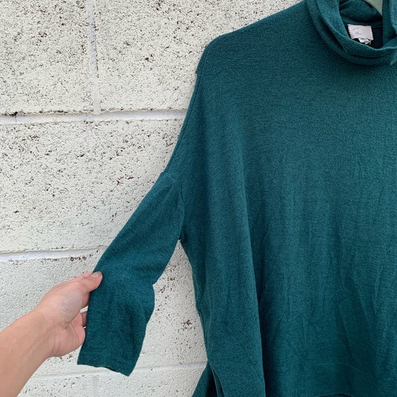 ANTHROPOLOGIE POSTMARK Mila turtleneck sleeves - Picture 4 of 5